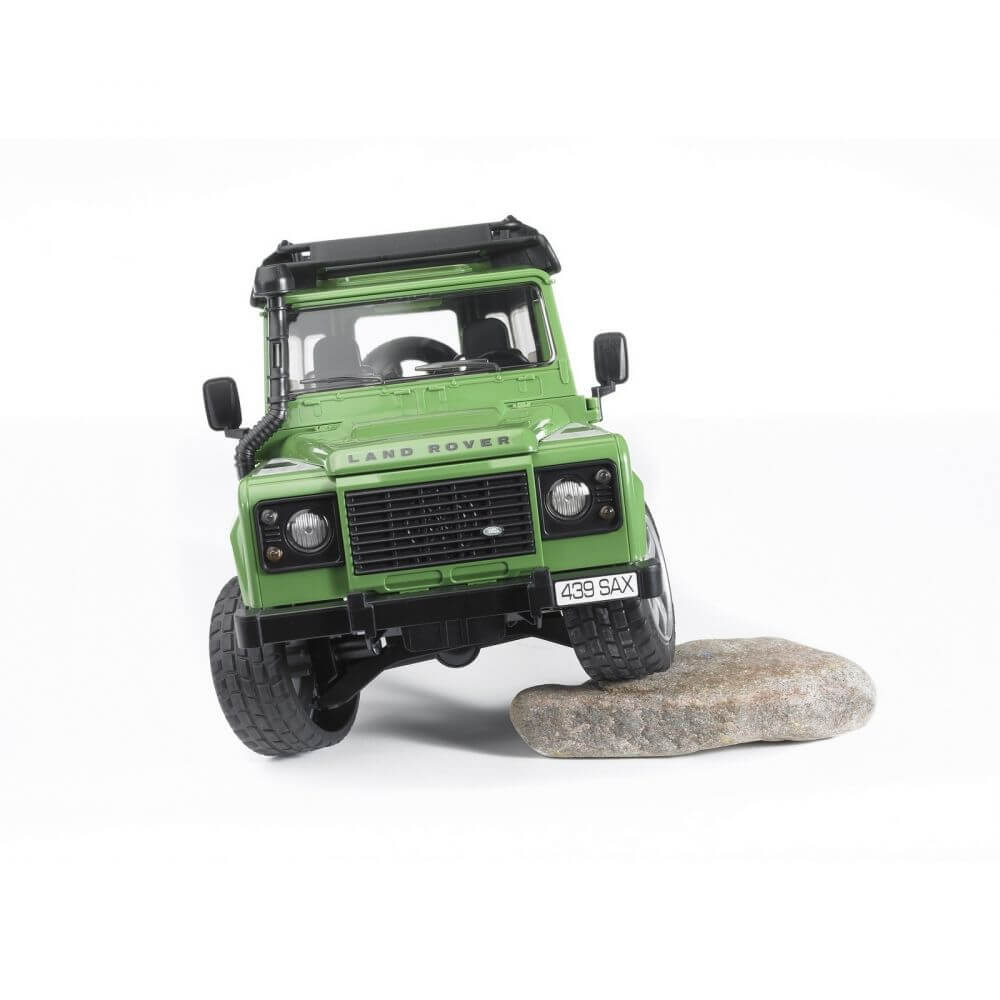 Bruder land rover