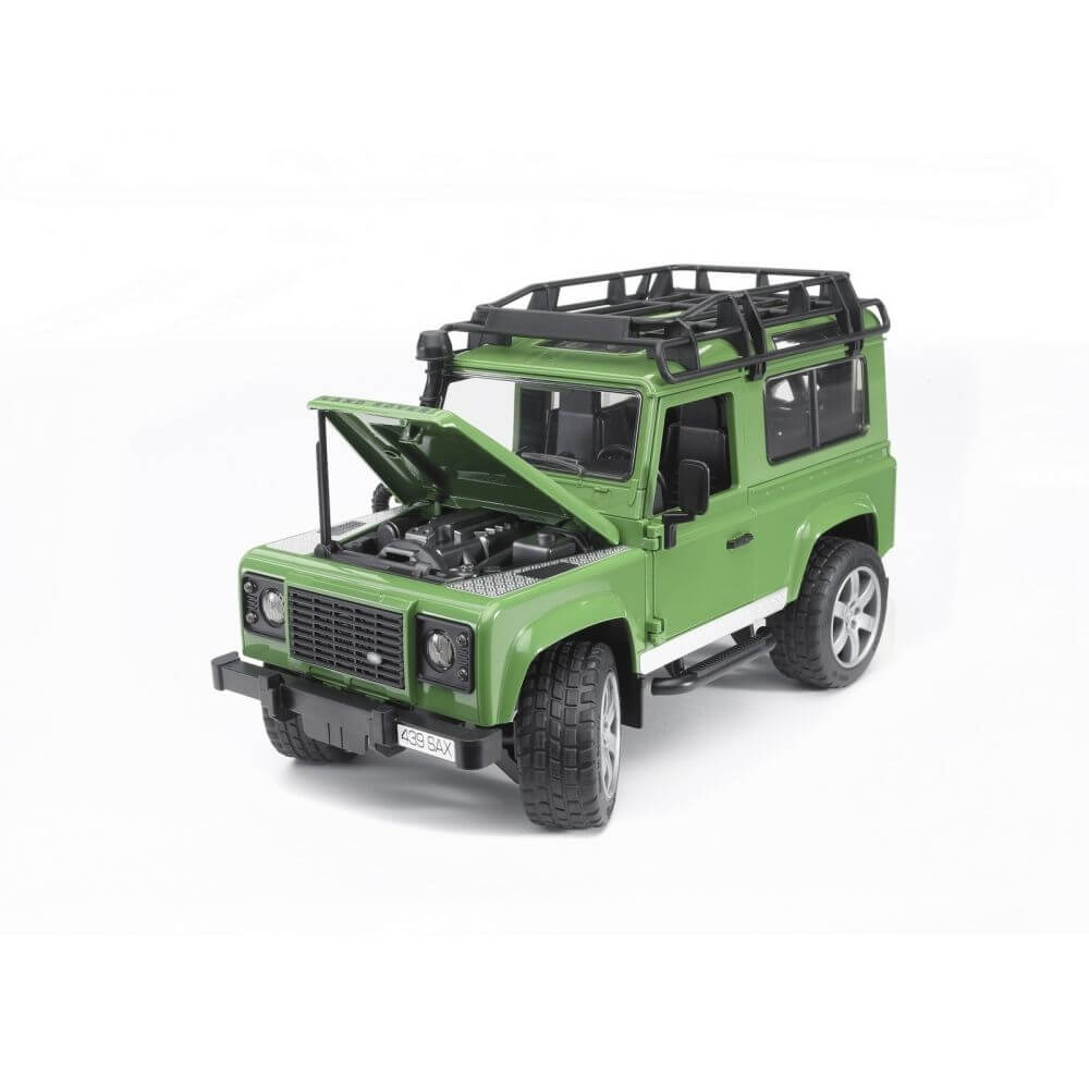Bruder land rover