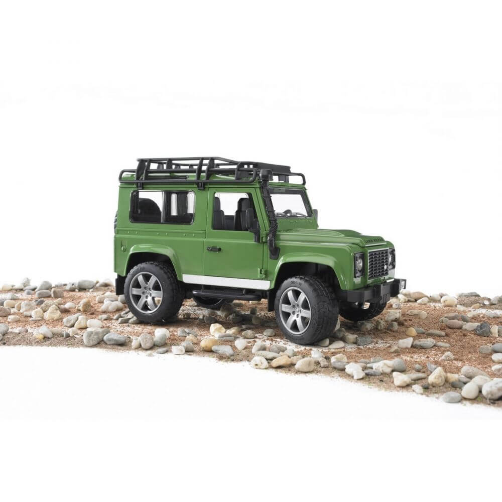 Bruder Land Rover Defender Station Wagon - Image 5