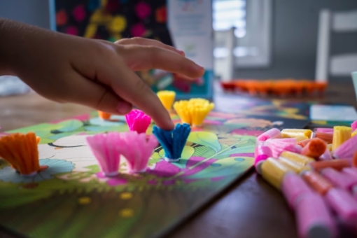 Djeco® An Explosion of Pompoms - Image 4