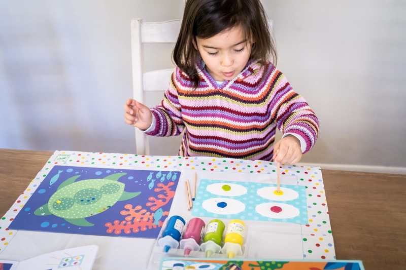 Djeco® Pointillism Painting with Sticks - Image 3
