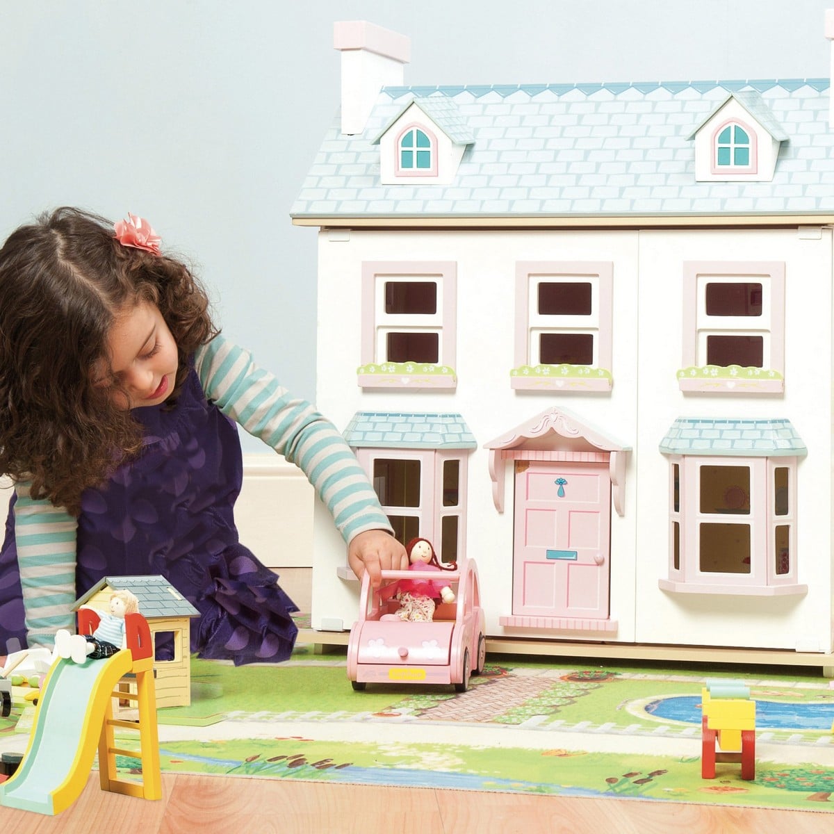Le toy van sale mayberry manor dollhouse