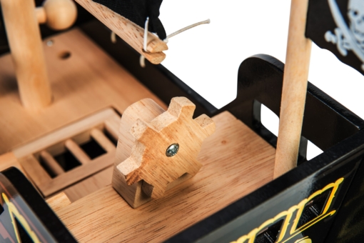 Le Toy Van Barbarossa Pirate Ship - Image 4