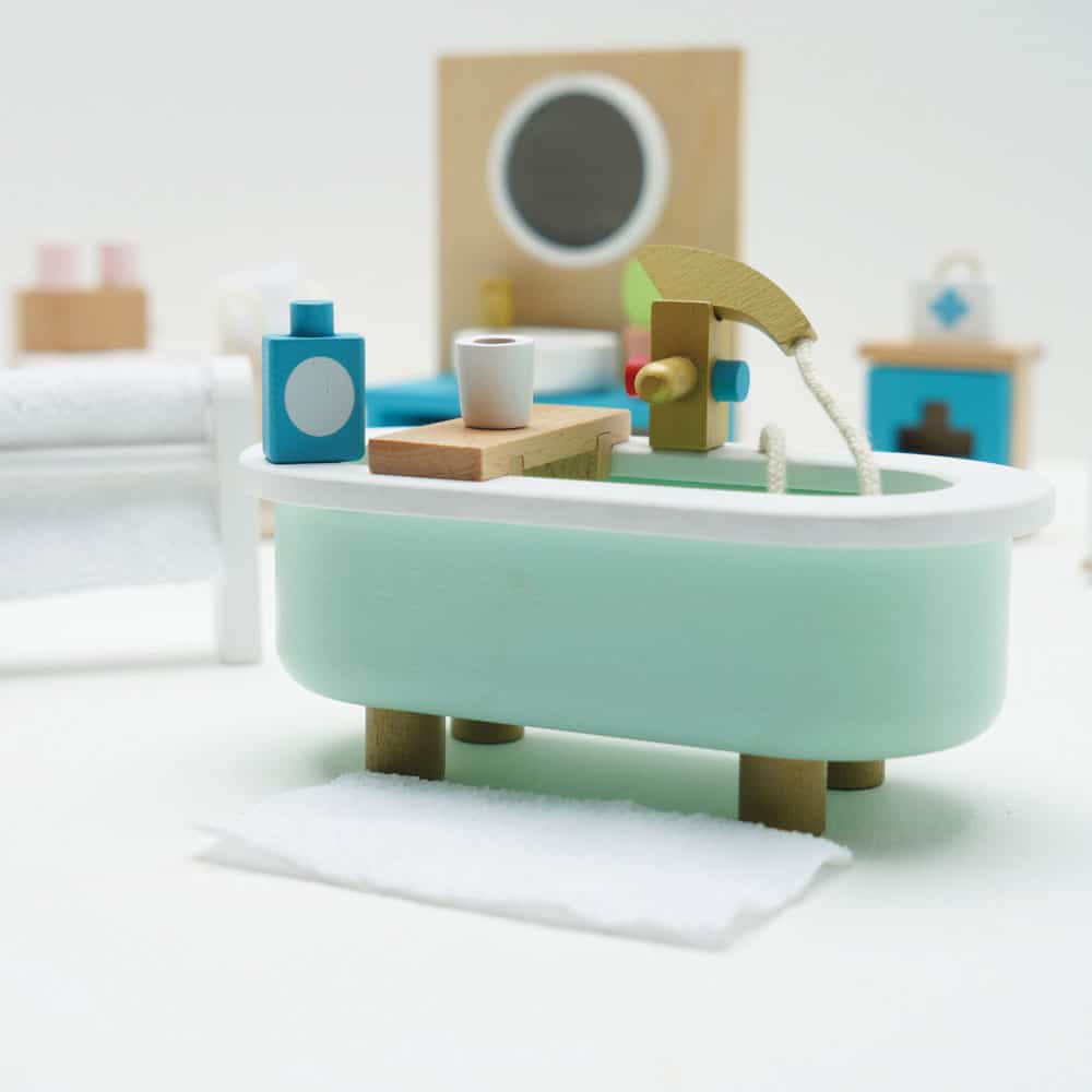 Le Toy Van Daisylane Bathroom Furniture Set: Eco-Friendly Dollhouse ...