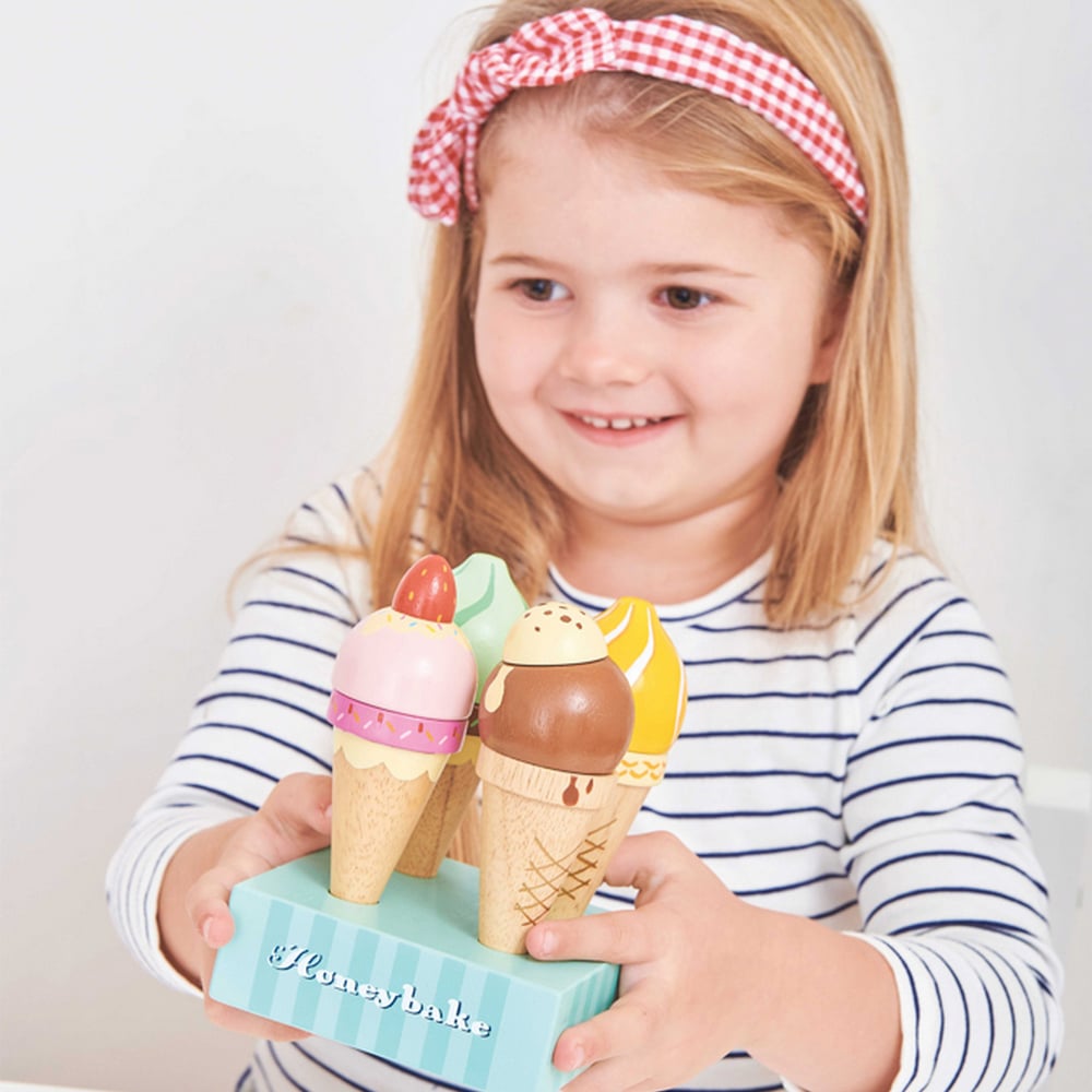 Le toy van shop ice cream trolley