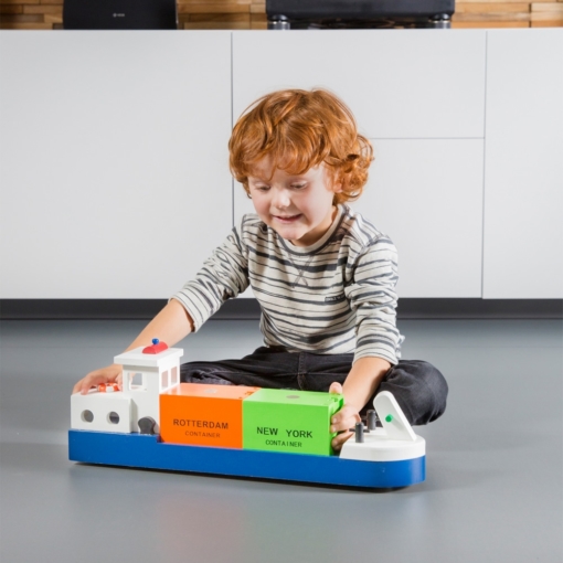 New Classic Toys Barge with 2 Containers - Image 2