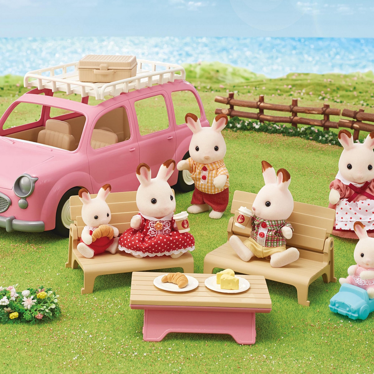Sylvanian Families - Le château des sirènes - 3 figurines et 30