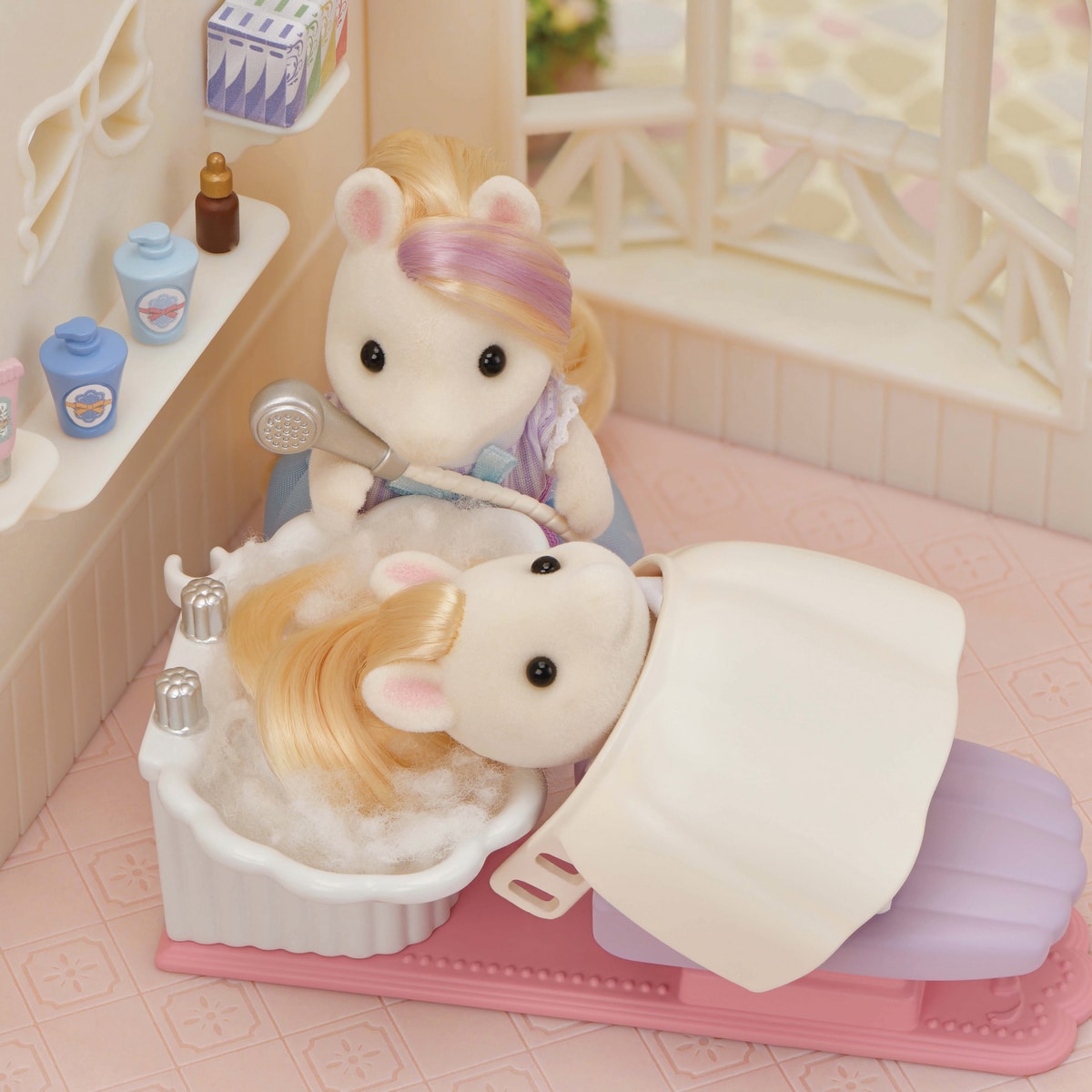 Sylvanian Families Pony's Stylish Hair Salon