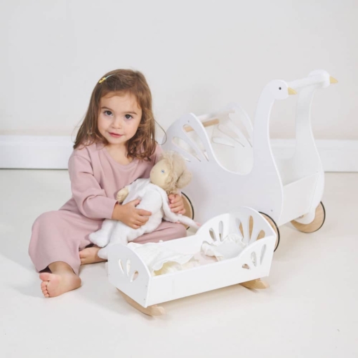 Tender Leaf® Sweet Swan Dolly Bed - Image 3